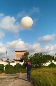 weather-balloon-launch-with-radiosonde