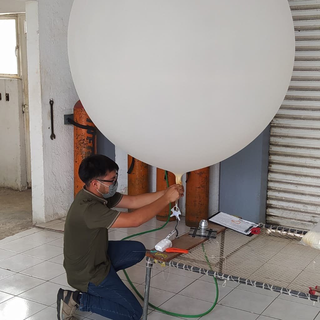 Preparación de globo meteorologico